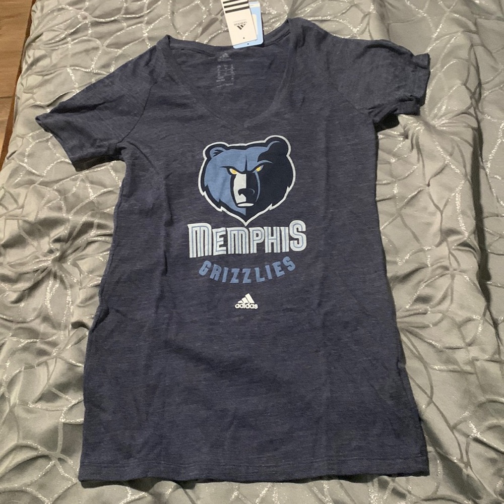 Memphis Grizzlies medium blue T-shirt